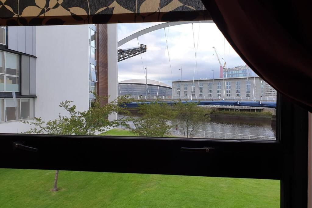 Riverview Apartment Glasgow Buitenkant foto