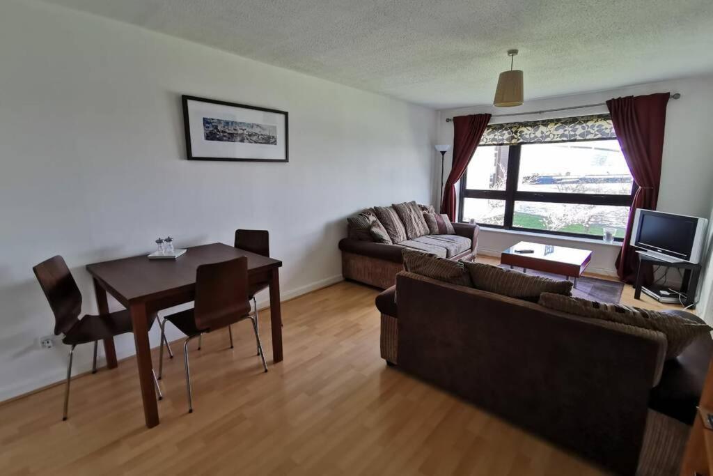 Riverview Apartment Glasgow Buitenkant foto